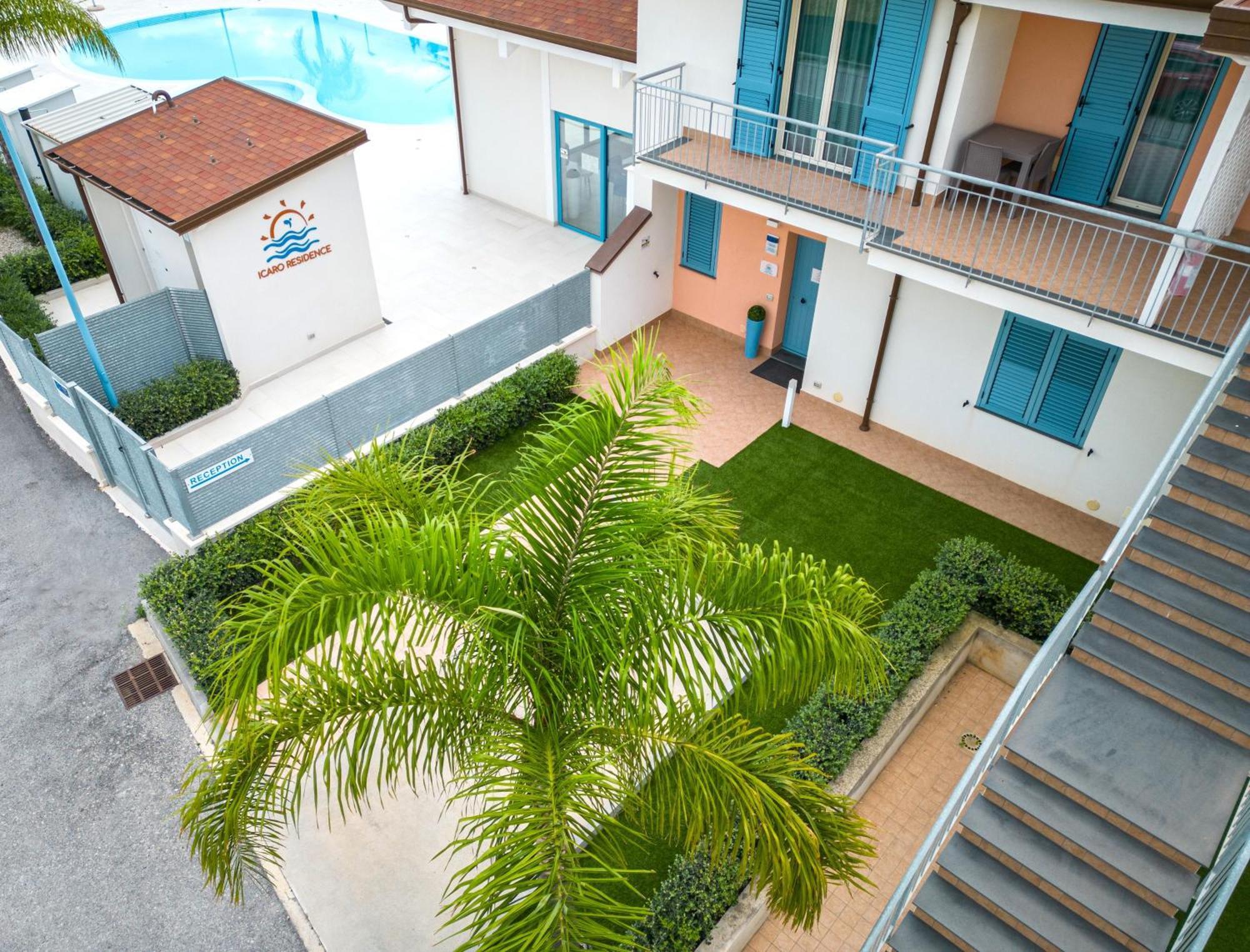 Icaro Residence Apartments With A Beautiful Pool SantʼAgata di Militello Dış mekan fotoğraf