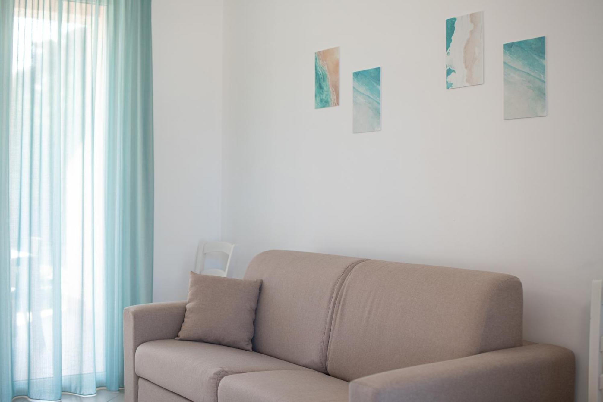 Icaro Residence Apartments With A Beautiful Pool SantʼAgata di Militello Dış mekan fotoğraf