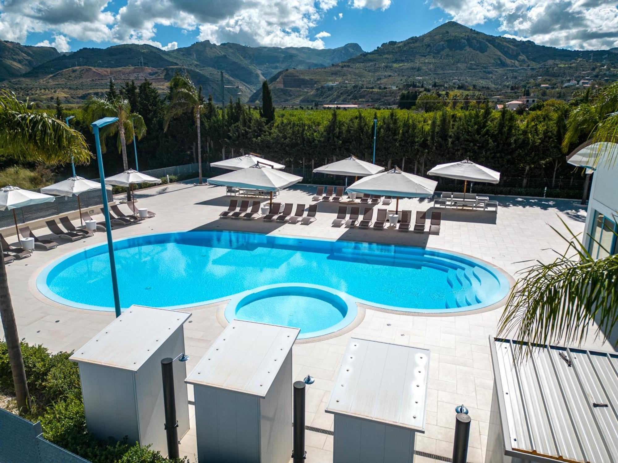 Icaro Residence Apartments With A Beautiful Pool SantʼAgata di Militello Dış mekan fotoğraf