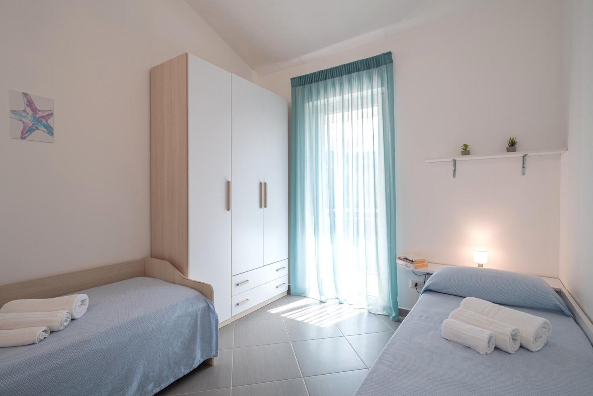 Icaro Residence Apartments With A Beautiful Pool SantʼAgata di Militello Dış mekan fotoğraf