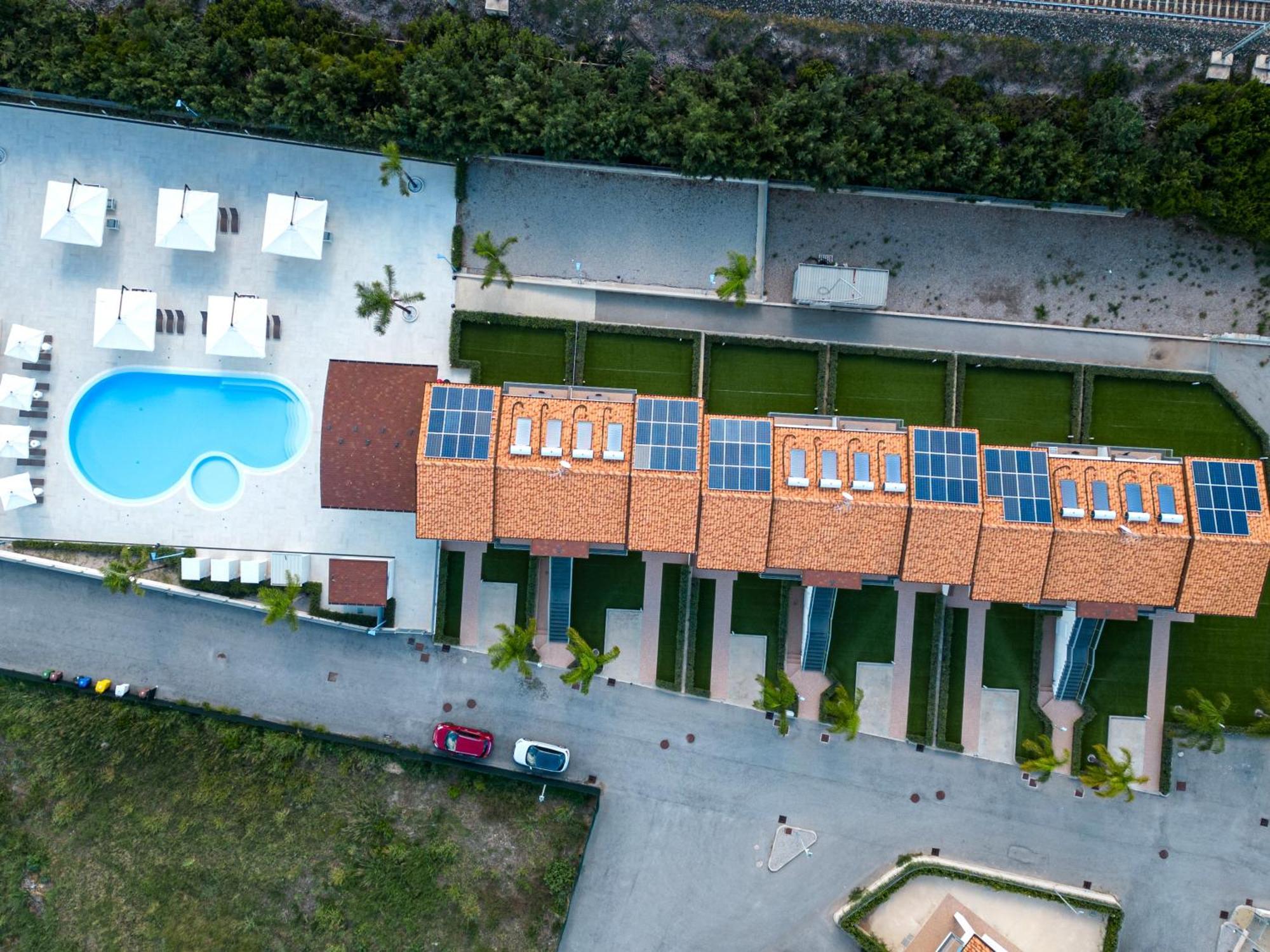 Icaro Residence Apartments With A Beautiful Pool SantʼAgata di Militello Dış mekan fotoğraf