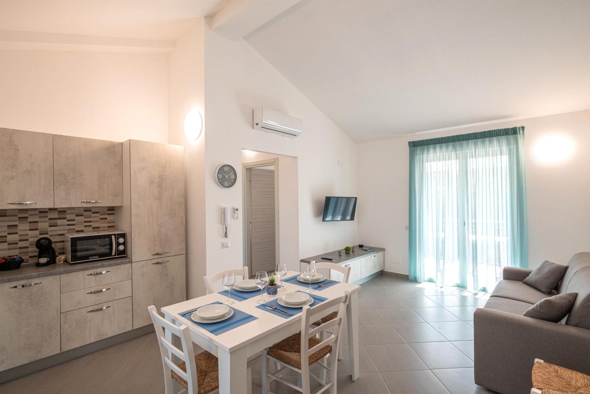 Icaro Residence Apartments With A Beautiful Pool SantʼAgata di Militello Dış mekan fotoğraf