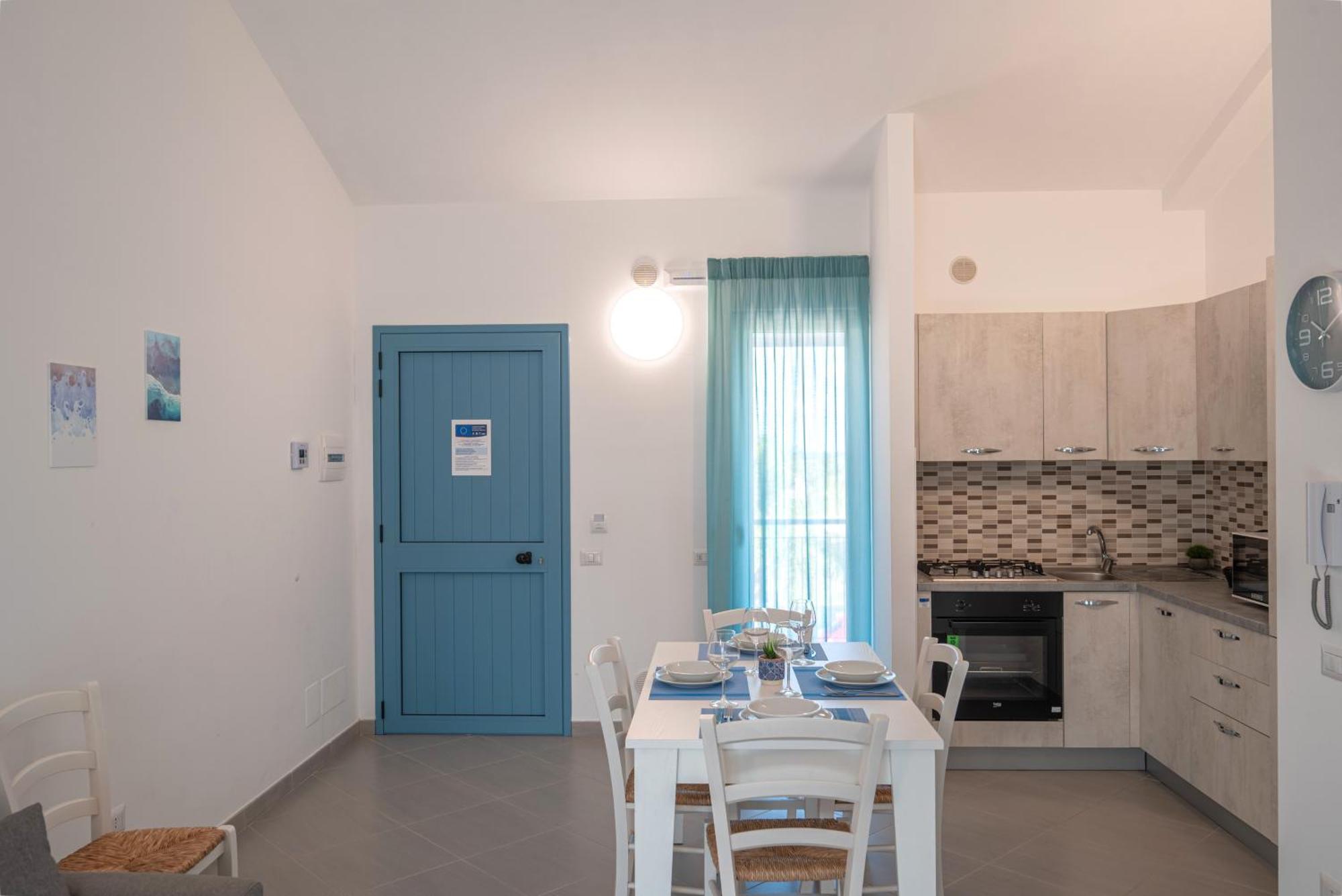 Icaro Residence Apartments With A Beautiful Pool SantʼAgata di Militello Dış mekan fotoğraf