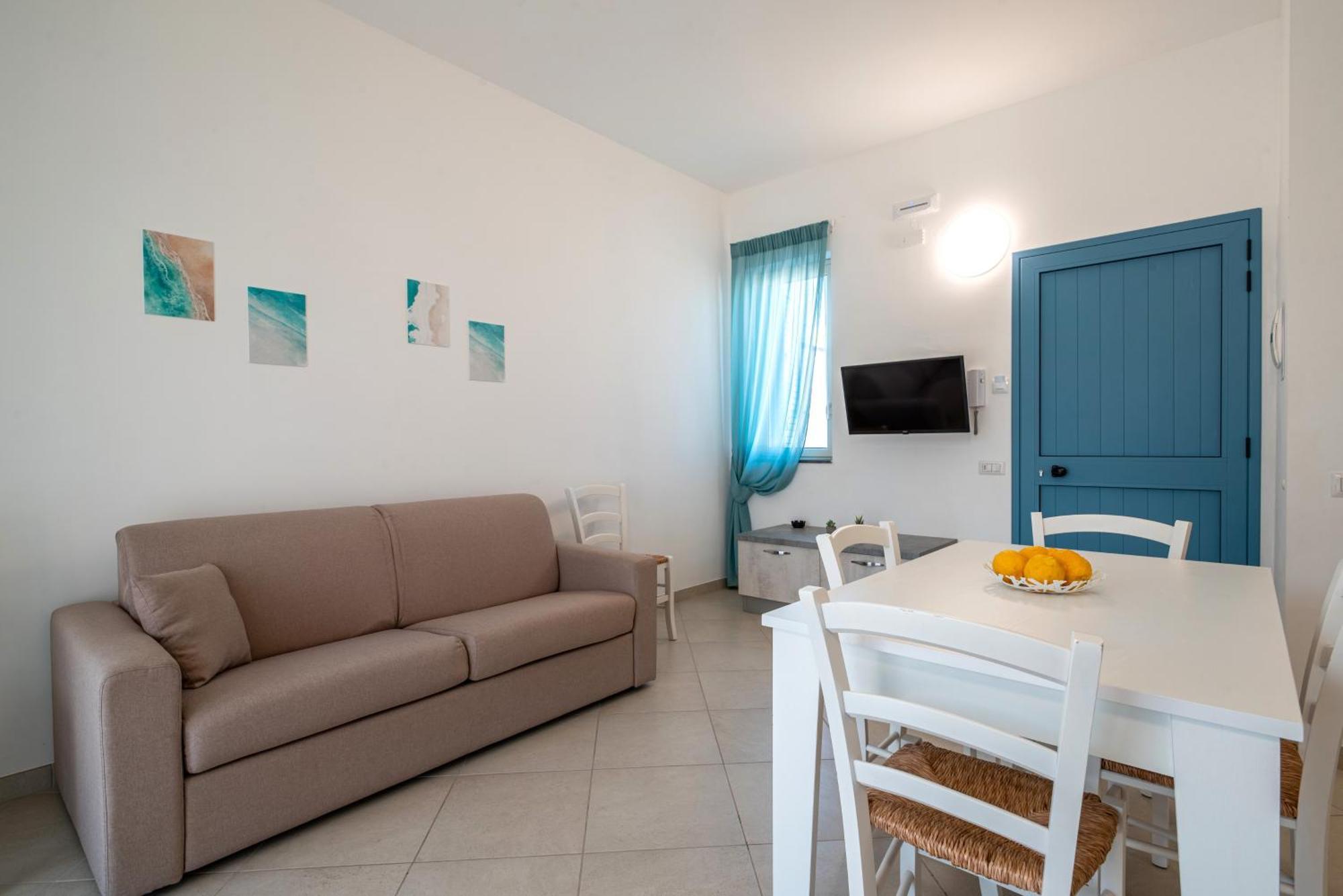 Icaro Residence Apartments With A Beautiful Pool SantʼAgata di Militello Dış mekan fotoğraf
