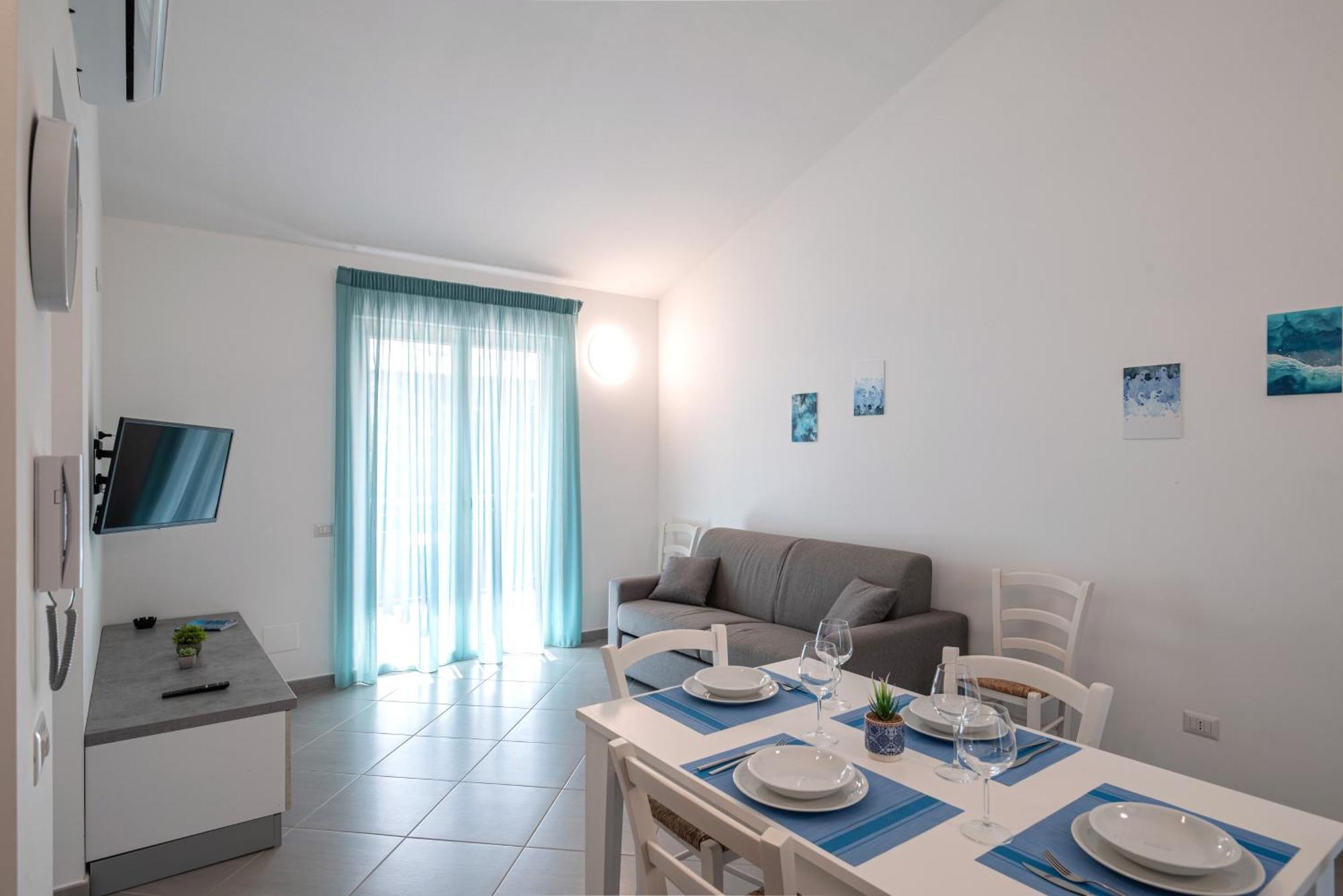 Icaro Residence Apartments With A Beautiful Pool SantʼAgata di Militello Dış mekan fotoğraf